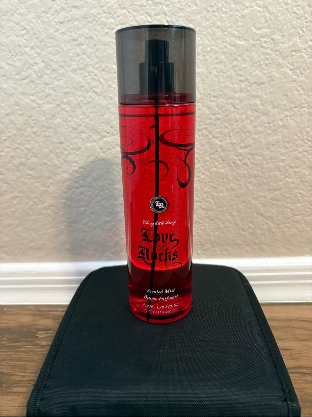 NWT VICTORIA’S SECRET SEXY LITTLE THINGS LOVE ROCKS BODY FRAGRANCE SCENTED MIST
